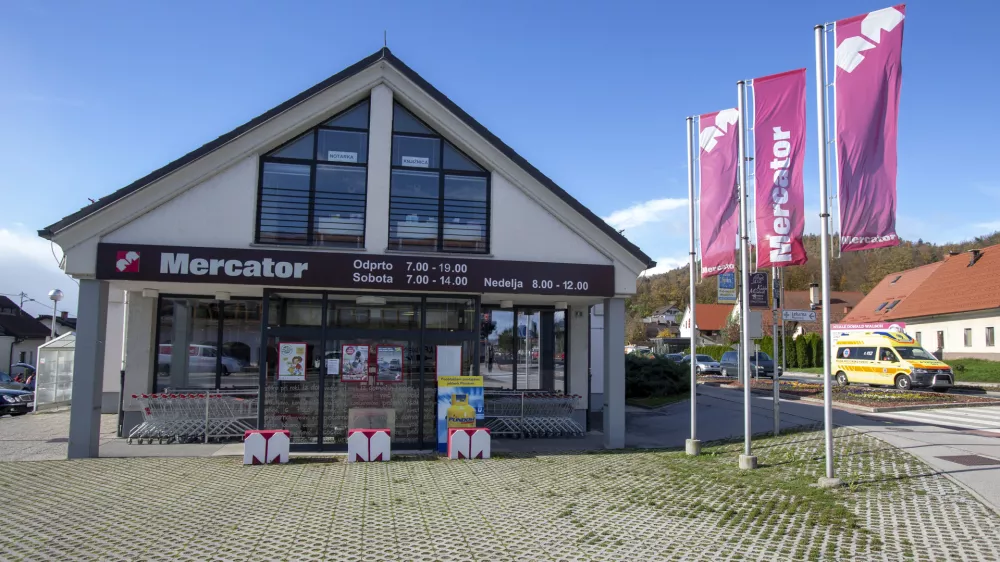 ﻿V objektu, kjer je do nedavnega domovala trgovina Mercator, bo v prihodnje sedež Občine Brezovica. Foto: Matjaž Rušt
