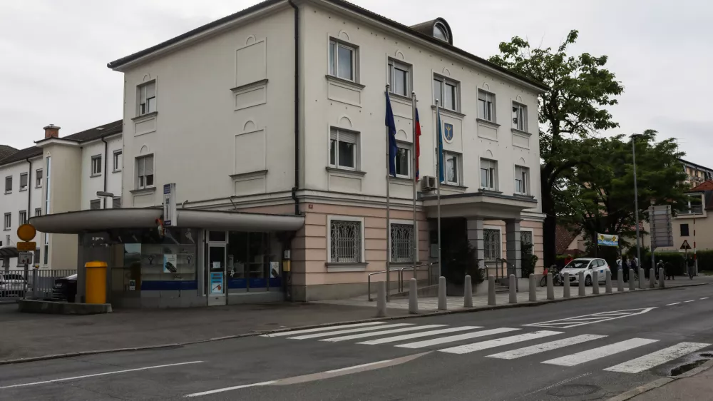 Na Občini Domžale so v prvo branje poslali posodobljen poslovnik občinskega sveta. Foto: Bojan Velikonja