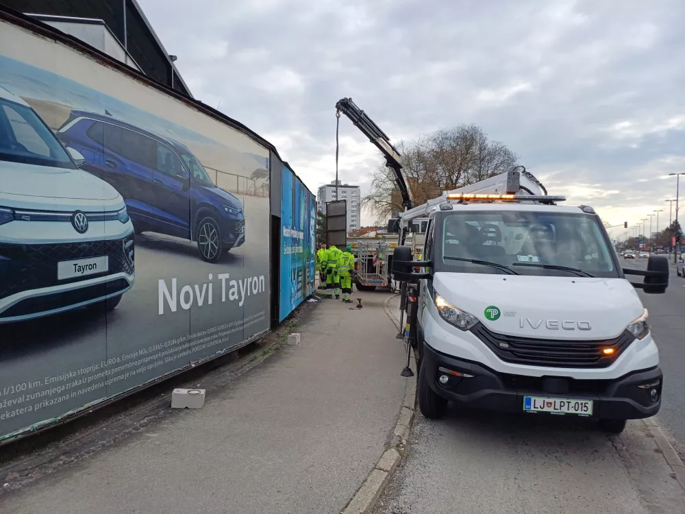 Odstranjevanje oglasnih panojev, oglaševanje, oglasi, oglasni panoji