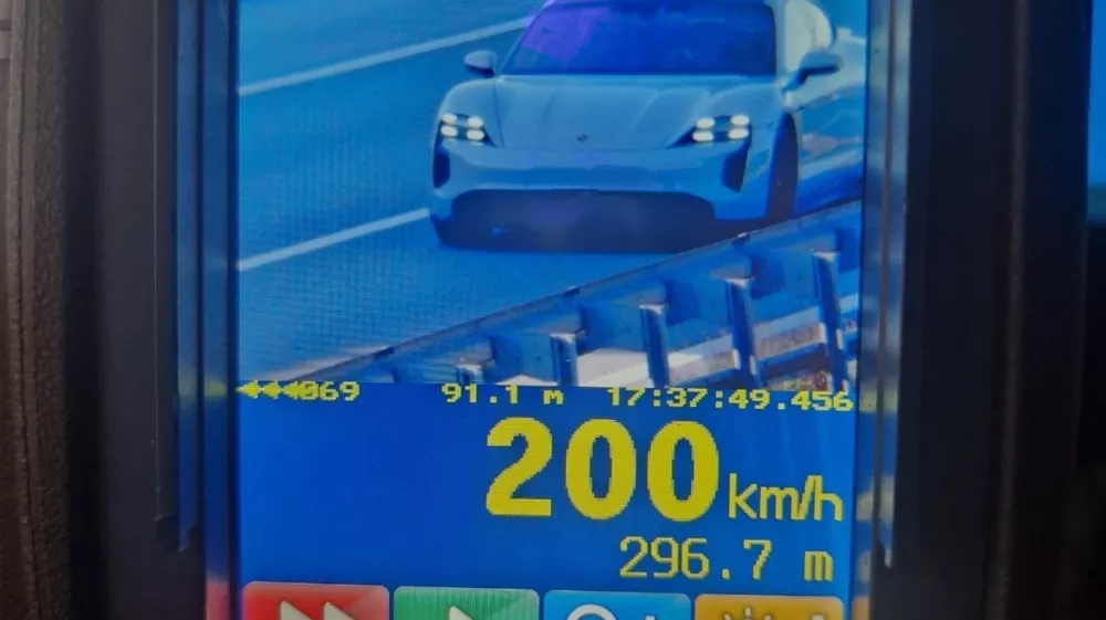 hitrost prehitri voznik