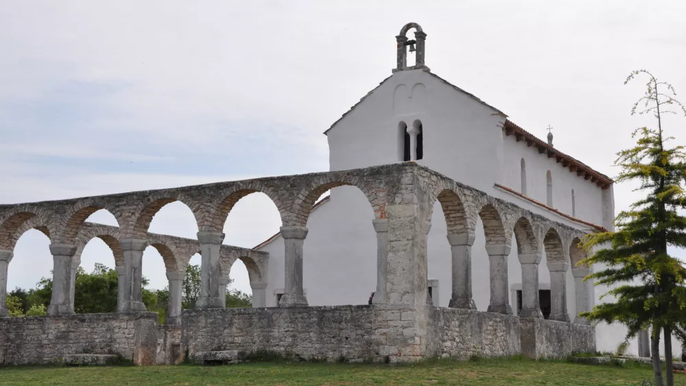 Cerkev svete Foške velja za eno izmed najpomembnejših romarskih središč Istre. Foto: Wikipedia