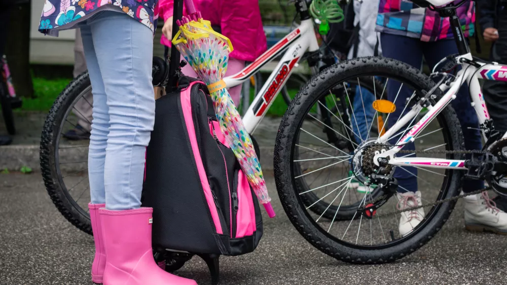 Več kot vsak deseti otrok ne dobi obeh odmerkov cepiva proti ošpicam, mumpsu in rdečkam. Foto: Maja Marko 