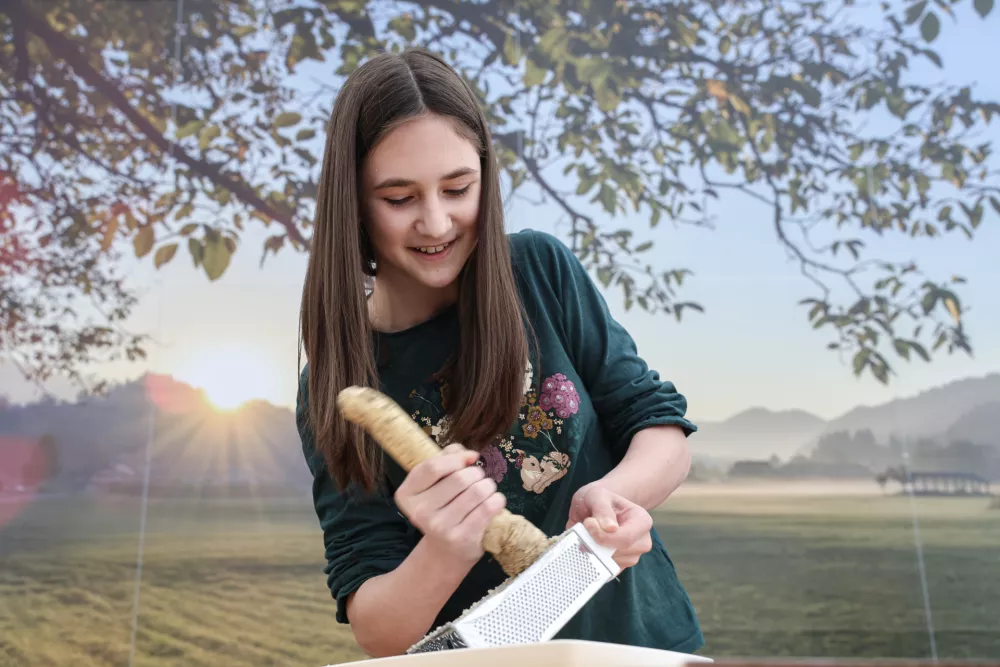 - 06.04.2025 - tekmovanje v ribanju hrena, Snovik//FOTO: Jaka Gasar