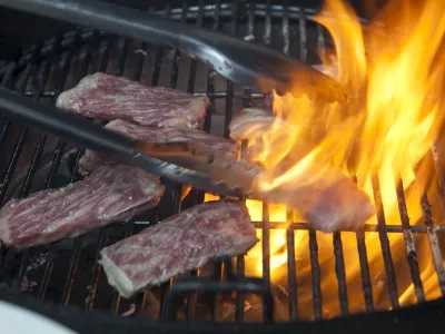 ﻿- Kobeanska govedina - kobe - simbolična fotografija - žar - roštilj - peka - ogenj- - - 30.05.2015 - Akademija peke na žaru - Gurmanska KOBE akademija, kulinarika - gastronomija - hrana - žar - roštilj - kuharstvo///FOTO: Luka Cjuha