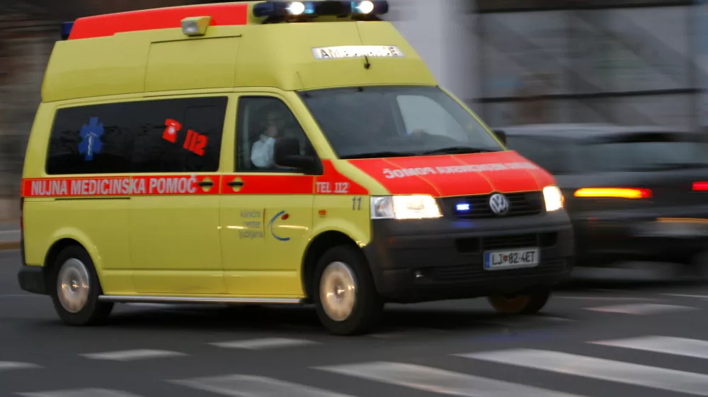 reševalno vozilo, urgentno vozilo, rešilec, KC, \ FOTO: Matej PovšeOPOMBA: ZA OBJAVO V ČASOPISU DNEVNIK