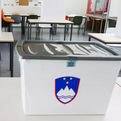 - Volišče OŠ Mrtna Krpana v Fužinah.- 09.06.2024. - Volitve v Evropski parlament in štirje referendumi za preferenčni glas, o Evtanaziji, o rabi marihuane v medicinske namene in za rekreativno uporabo 2024.//FOTO: Bojan Velikonja