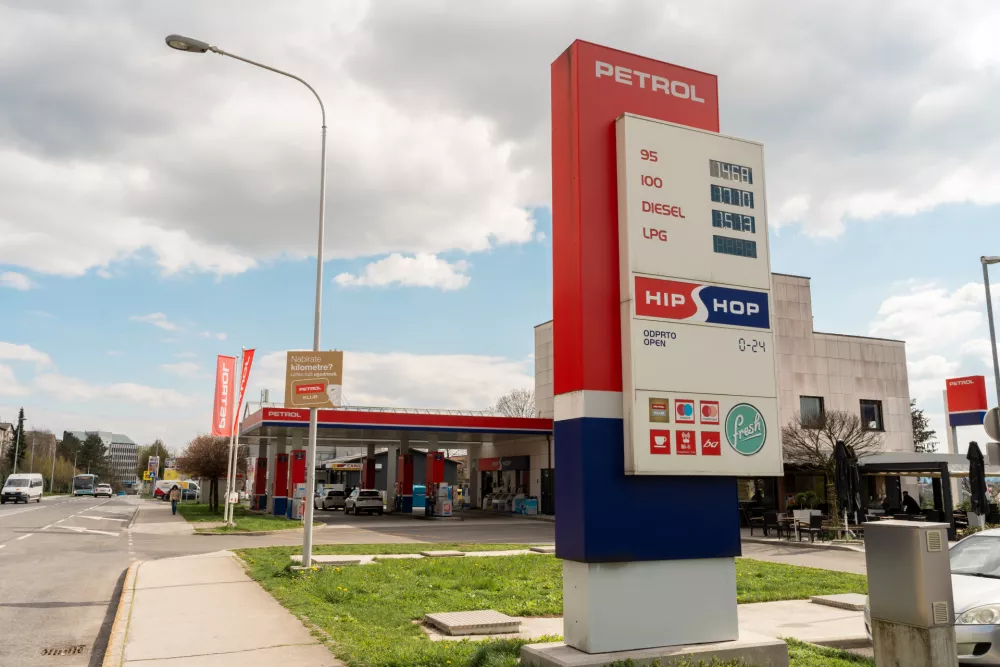 Na Petrolovih prodajnih mestih svež zrak in prijeten ambient nista naključje, temveč rezultat strokovnega vzdrževanja, ki ga izvaja podjetje Astech. (Foto: GO4Digit Gal Pavel Pazlar / Astech d.o.o.)