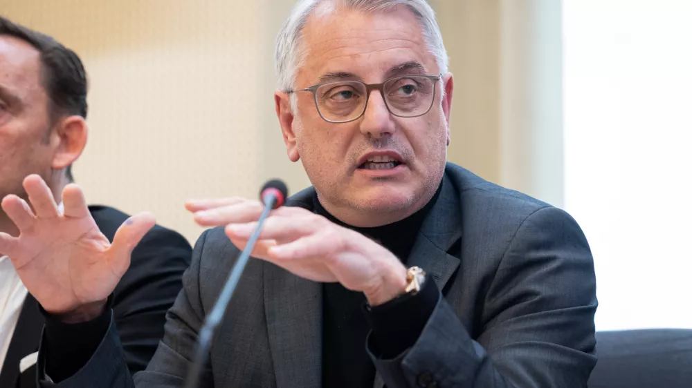 Gospodarski minister Matjaž Han vodi novoustanovljeni svet za cene, ki naj bi zagotovil strokovno podporo in omogočil predhodno usklajevanje stali&scaron;č pri oblikovanju ukrepov za nadzor cen. Foto:&nbsp;STA