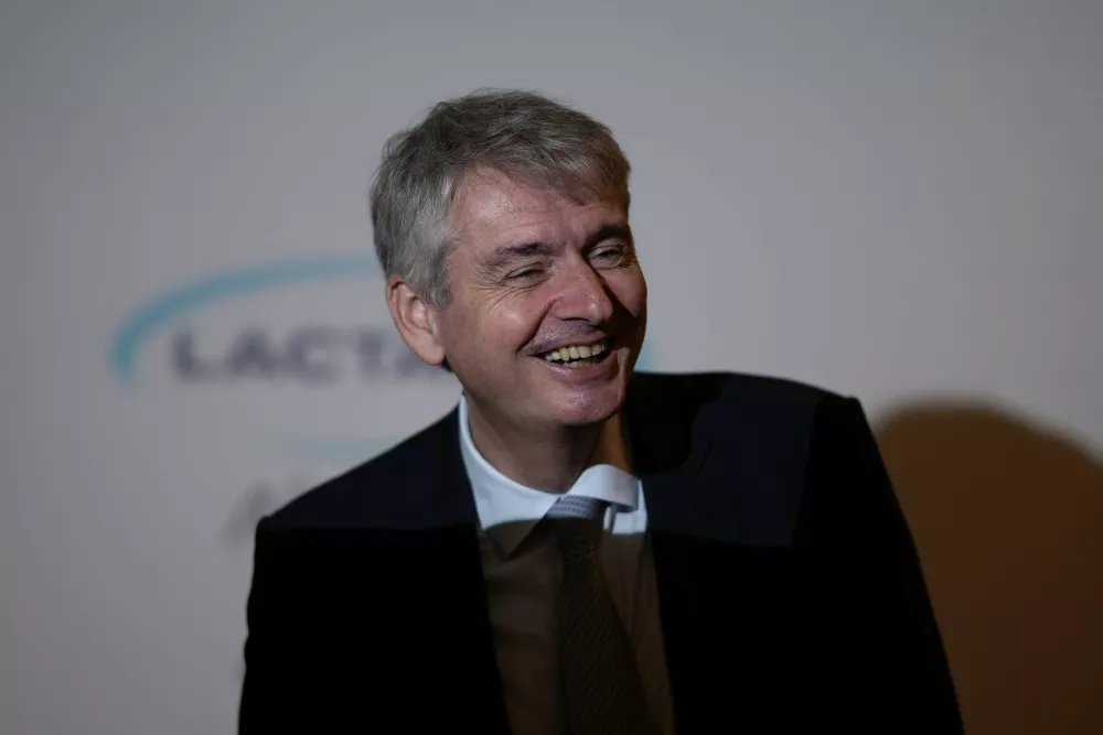 French businessman and Lactalis CEO Emmanuel Besnier speaks during a meeting at the headquarters of Brazilian cooperative Itambe in Belo Horizonte, state of Minas Gerais, Brazil, on April 16, 2024. Dairy giant Lactalis saw its sales rise again in 2023 despite "the erosion of global markets,"&nbsp; and its net profit rebounded by 11% to 428 million euros.,Image: 865663351, License: Rights-managed, Restrictions:, Model Release: no / Foto: Profimedia
