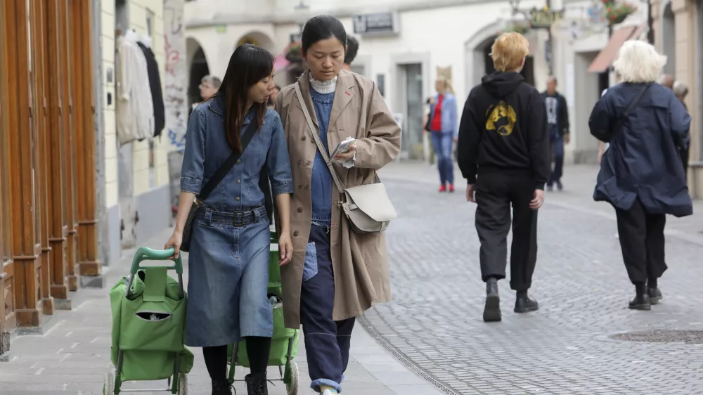- Ljubljana - - 10.06.2022 - Turizem v Sloveniji &ndash; poletna turistična sezona - turisti - //FOTO: Jaka Gasar