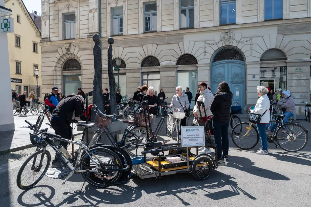 Kolo lahko pripeljete v prostore Info točke Misija 100 na Pogačarjevem trgu 3.Foto: Nik Erik Neubauer