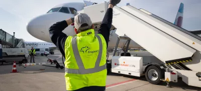 Brnik.Pristanek letala ob vzpostavitvi letalske povezave med Ljubljano in Dusseldorfom prevoznika Eurowings.