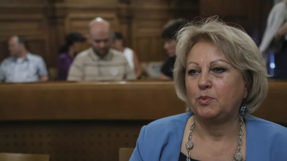 ﻿mestna svetnica LZJ Nada Verbič- 06.07.2015 - Mestni svet MOL - ljubljanski mestni svetniki na 8. seji odločali o nameri Lekarne Ljubljana, da ustanovi nov zavod Ljubhospi///FOTO: Jaka Gasar