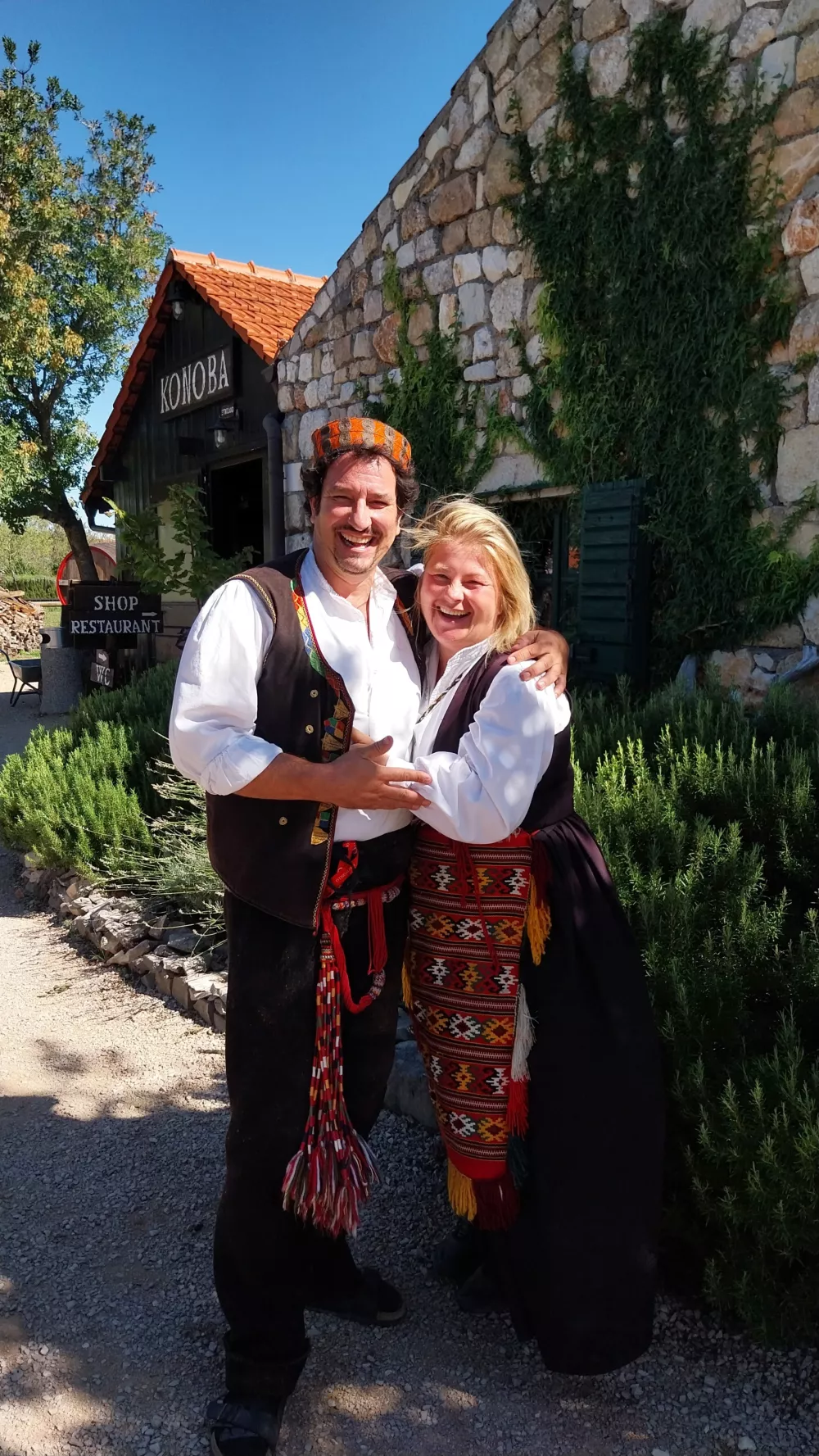 V Pakovem selu v zaledju Šibenika Ana in Joško Lokas že vrsto let vodita čisto posebno etno vas Etnoland Dalmati.