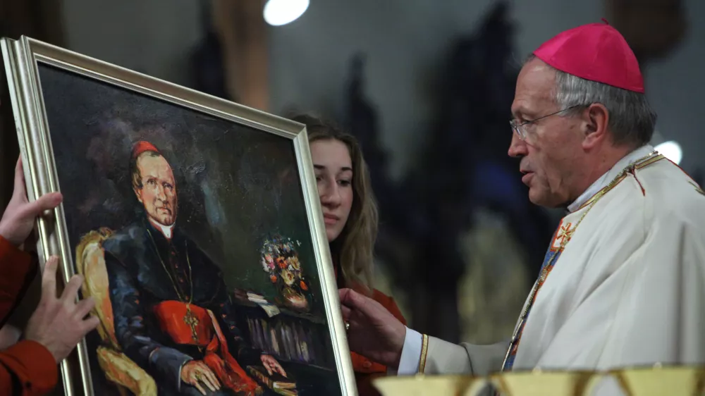 ljubljanski nad&scaron;kof metropolit dr. Anton Stres, slika Anton Martin Slom&scaron;ek- Slovesna ma&scaron;a ob umestitvi novoimenovanega mariborskega nad&scaron;kofa metropolita Marjana Turn&scaron;ka.v stolni cerkvi sv. Janeza Krstnika v Mariboru /FOTO; Matej Pov&scaron;e