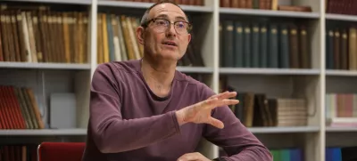 - 17.04.2025. - dr. Bojan Godeša, svetnik na Inštitutu za novejšo zgodovino, docent na Univerzi v Novi Gorici, kjer na Fakulteti za humanistiko predava predmet Zgodovina svetovnih vojn v XX. stoletju.//FOTO: Bojan Velikonja