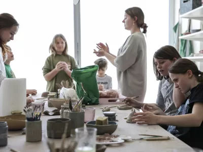 Programi vsebujejo različne ustvarjalne in športne aktivnosti. Foto: Jaka Gasar 