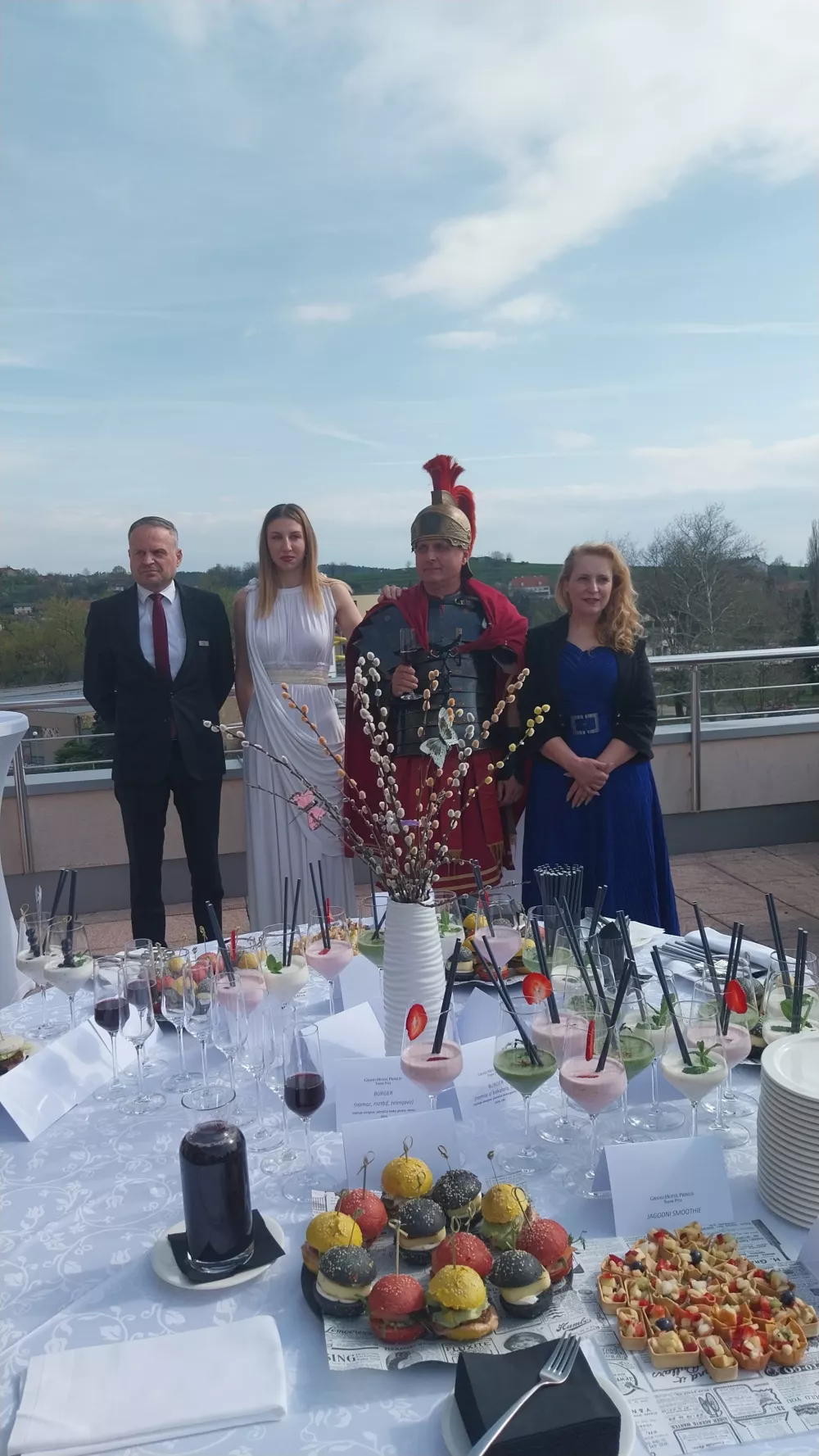 Milena Mojzeš, direktorica Term Ptuj, je s svojo ekipo pripravila prijetno dobrodošlico. F Vesna Levičnik 