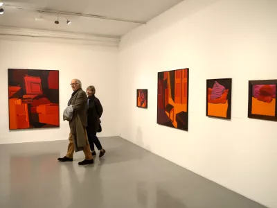 V galeriji Equrna so na ogled &scaron;e nikoli razstavljene slike Metke Kra&scaron;ovec in njenega rdečega obdobja. Foto: Luka Cjuha