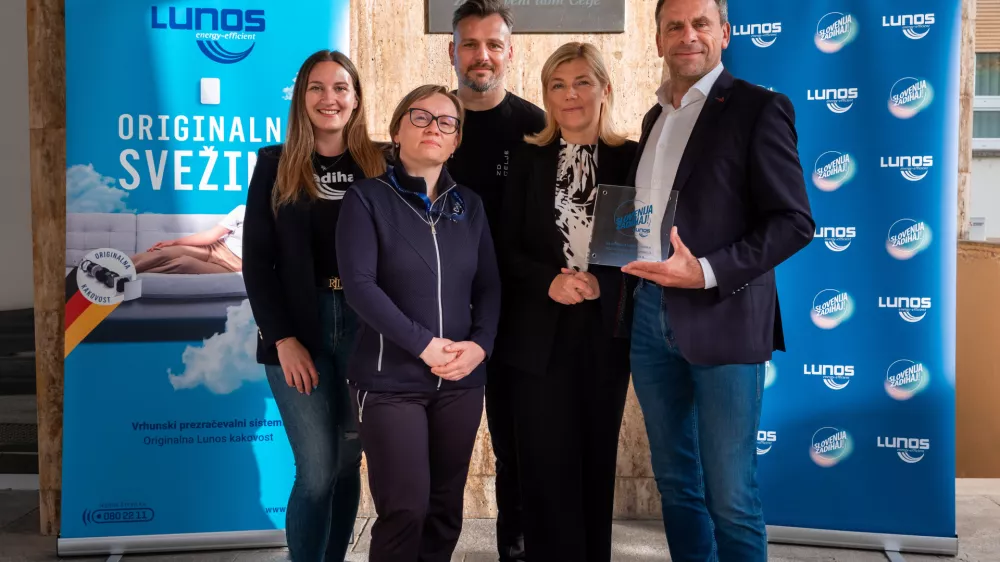 Kaja Forneci, marketing LUNOS, Simona Muri, predstavnica patronažnega oddelka ZD Celje, Bo&scaron;tjan Kozamurnik, hi&scaron;nik ZD Celje, mag. Alenka Obrul, direktorica ZD Celje, mag. Uro&scaron; Fonovič, direktor LUNOS Slovenija (Foto: Halla Studio)