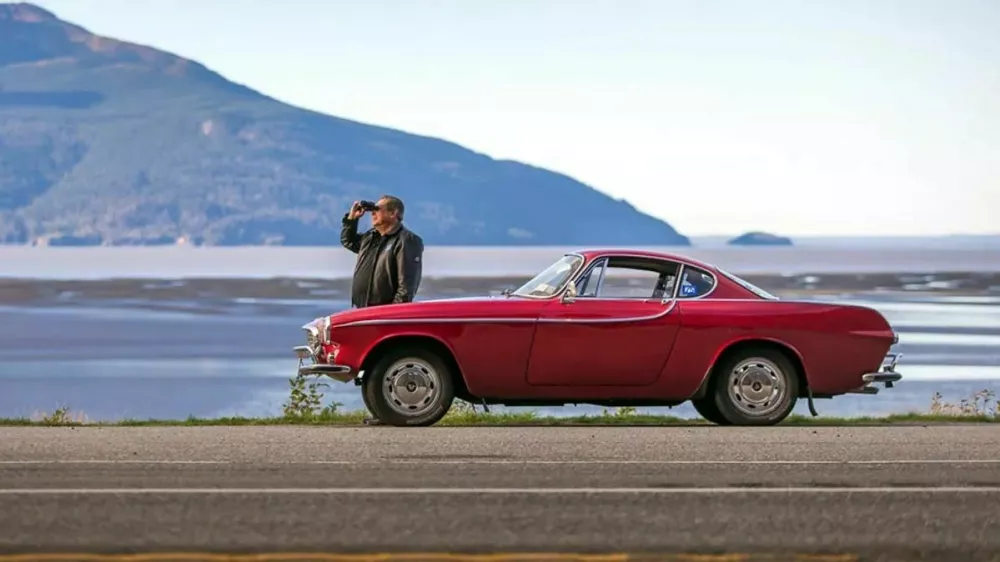 Američan Irvin Gordon se je po številu prevoženih kilometrov v avtu, ki ni zamenjal lastnika, vpisal v Guinnessovo knjigo rekordov. Do leta 2018, ko je umrl, je namreč s svojim volvom P1800S prevozil več kot pet milijonov kilometrov. Foto: Volvo