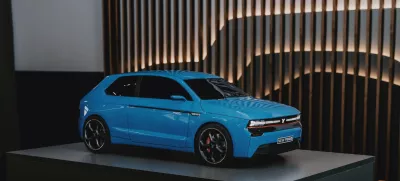 Novi yugo se je zaenkrat predstavil v pomanjšani različici, vozni prototip bo sledil čez dve leti. / Foto: Cde Media