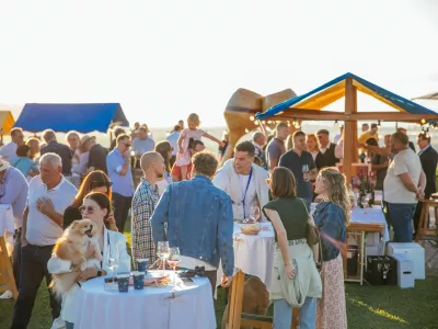 Ta konec tedna vabljeni na najlepšo razgledno točko v slovenski Istri, kjer bodo slavili kralja istrskih vin – refošk. F FB/visitkoper.si