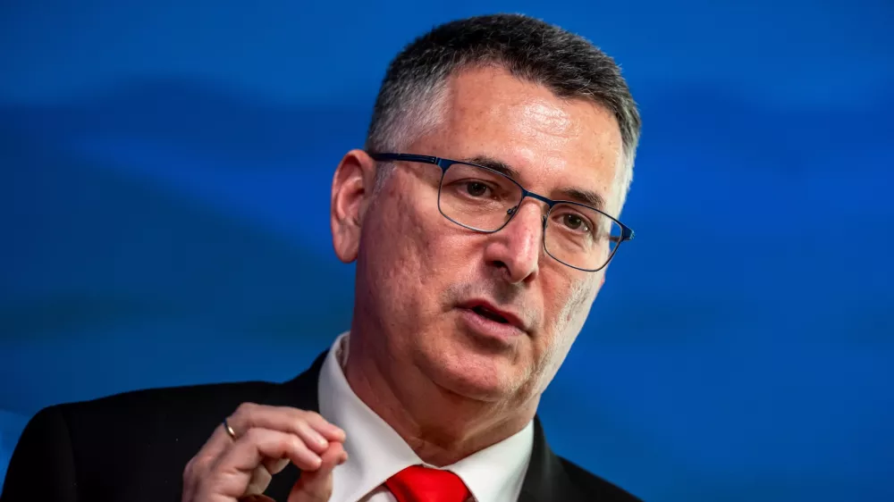 11 May 2025, ---, Jerusalem: Gideon Saar, German Foreign Minister of Israel, takes part in a press conference after the talks at the Foreign Ministry. Wadephul is on his two-day inaugural visit to Israel and the Palestinian territories. Photo: Michael Kappeler/dpa