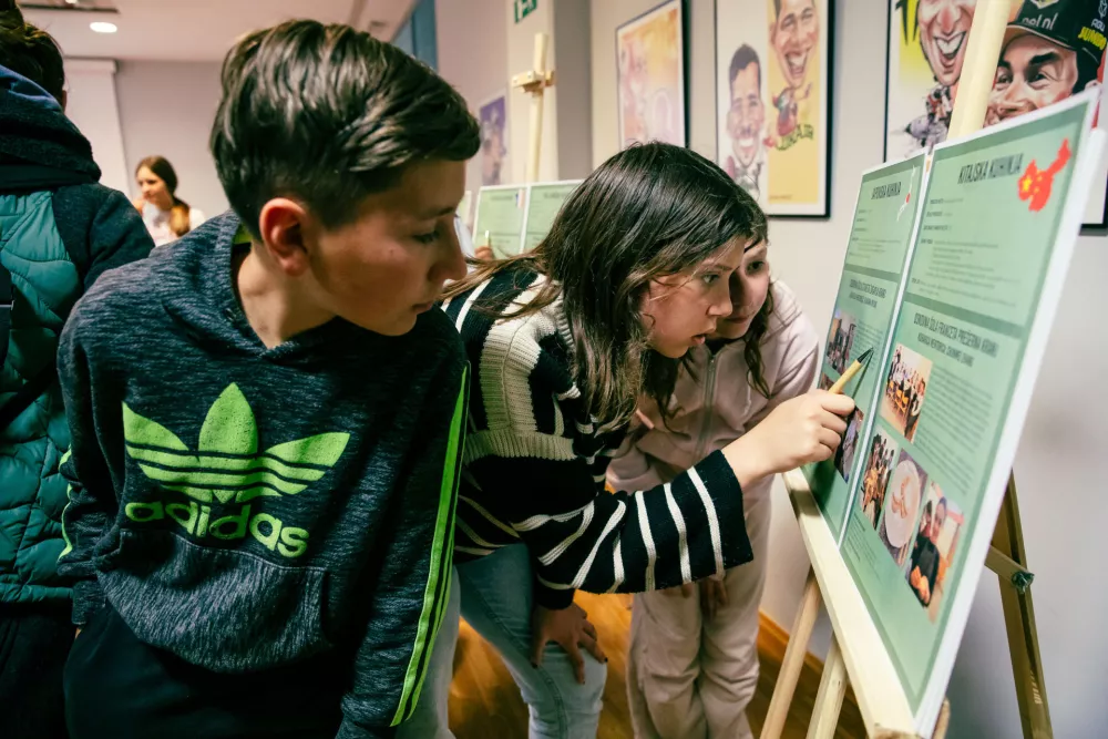 Reševanje mednarodne križanke. Foto: Sandi Fišer