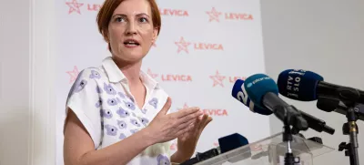 Ljubljana, sedez Levice.Izjava za medije ministrice za kulturo in koordinatorice Levice Aste Vrecko po prestetju glasov na referendumu o uveljavitvi zakona o dodatku k pokojnini za izjemne dosezke na podrocju umetnosti.