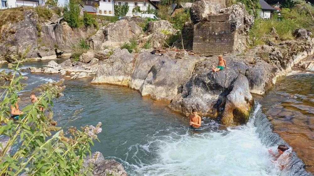 Pene Škofja Loka Puštal