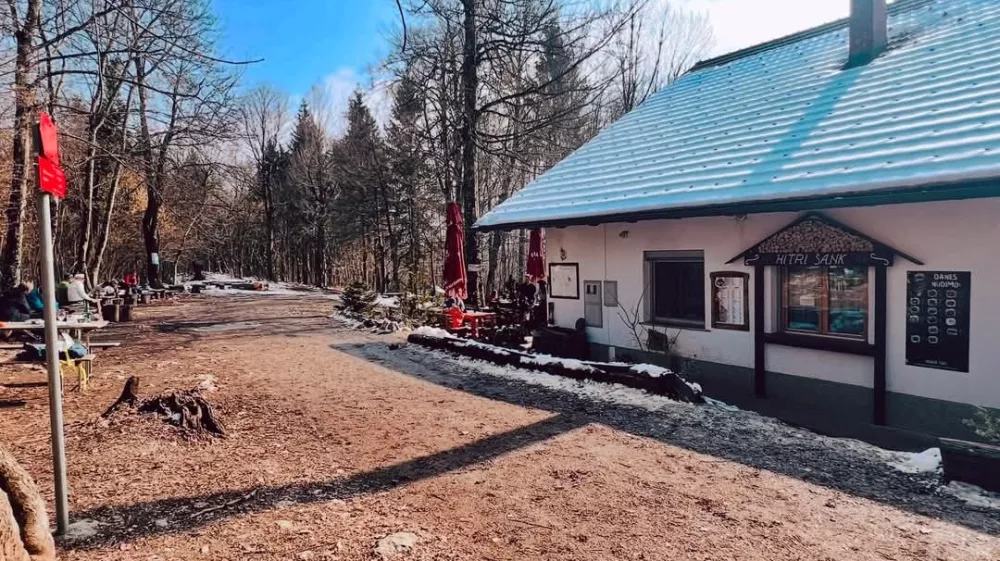 Planinski dom Rašiške čete bo zaživel z novim, medgeneracijskim programom. Uredili bodo tudi spalne kapacitete. Foto: Facebook