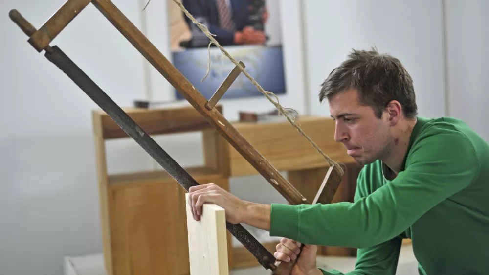  - ilustrativna fotografijamizar, mizarstvo,- 5. Informativa 2013 - sejem izobra?evanja, ?tipendiranja in zaposlovanja v Sloveniji  //FOTO: Toma? Zajel?nik