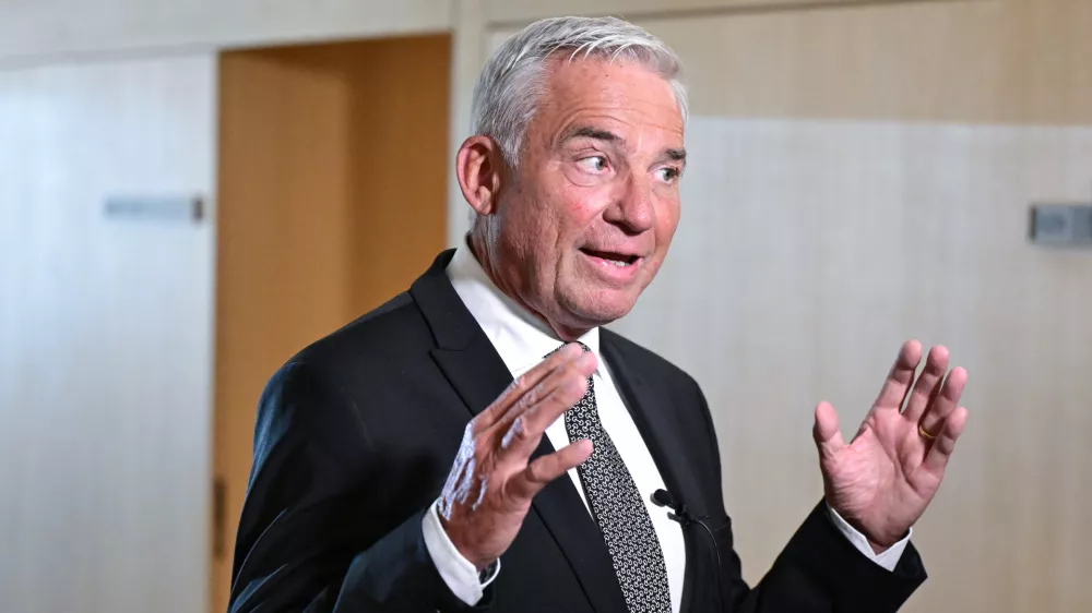 14 May 2025, Baden-W&uuml;rttemberg, Stuttgart: Thomas Strobl, Minister of the Interior of Baden-Wuerttemberg, makes a statement in the state parliament about suspected agents who were previously arrested. Photo: Bernd Wei&szlig;brod/dpa