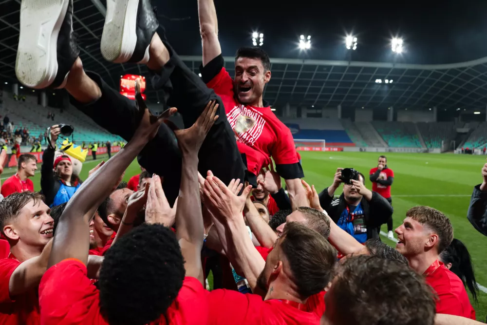 - Zmagovalci Celje. Albert Riera. 14.05.2025. - Nogomet, finale pokala Union, NK Koper - NK Celje. Foto: Bojan Velikonja 