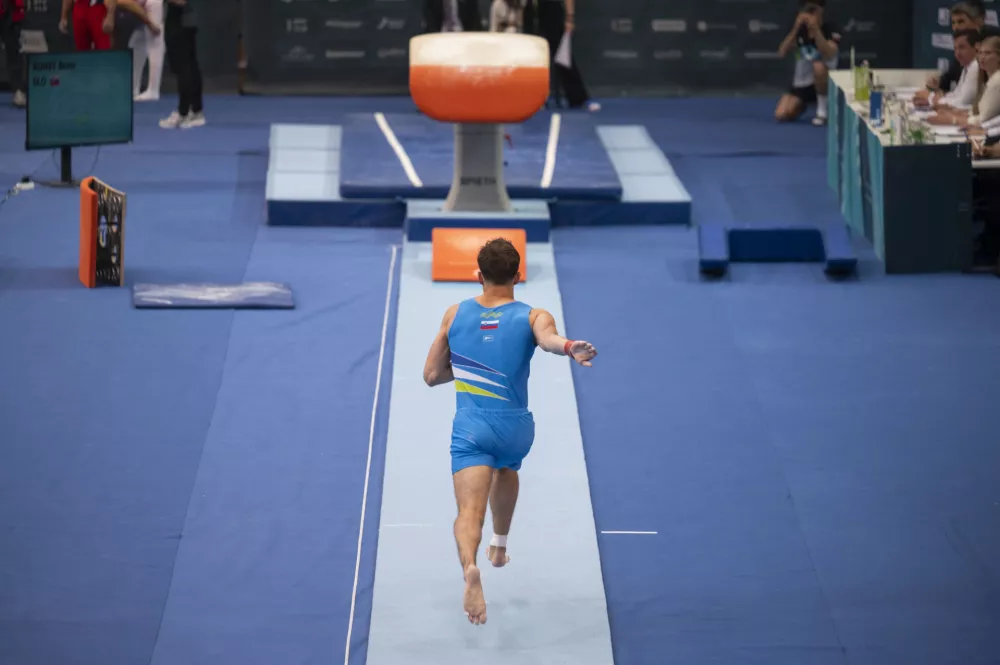 Koper.Svetovni izziv v sportni gimnastiki.Telovadec Beno Kunst.