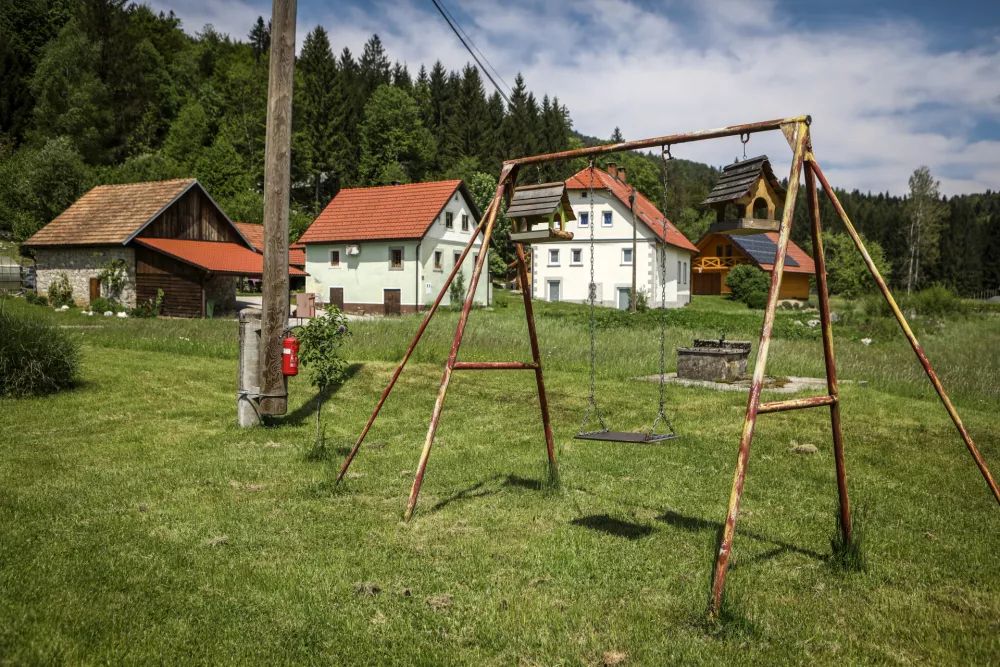 14.5.2025 - Grčarske Ravne so naselje v Občini Ribnica. Reportaža za ObjektivFoto: Luka Cjuha