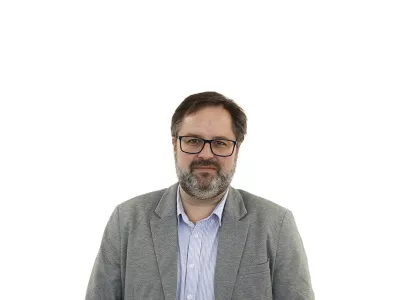 Aleš GaubeZA ONLINE - Redakcija Dnevnik 2024 - portreti za komentarje in kolumne - kolumnisti - komentatorji – novinarji - portret //FOTO: Luka Cjuha