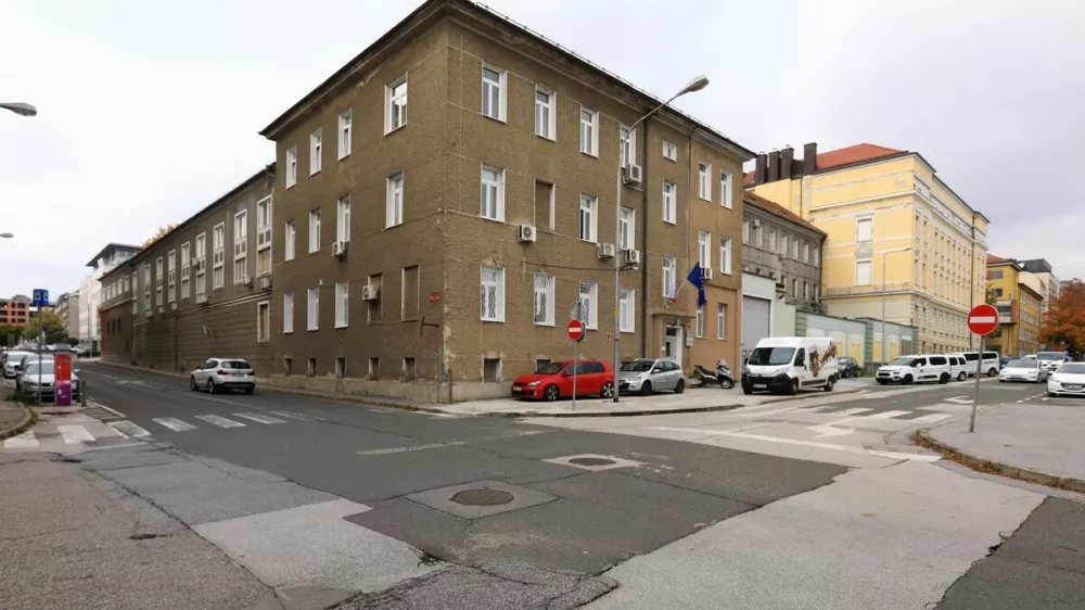 Maribor - Vošnjakova ulica - Socialne zadeve - Zapori - Zavod za prestajanje kazni zapora (ZPKZ) Maribor - Ilustracija - Tematika - Ilustracija - Maribor - Tematika - Avtor: Andrej Petelinšek