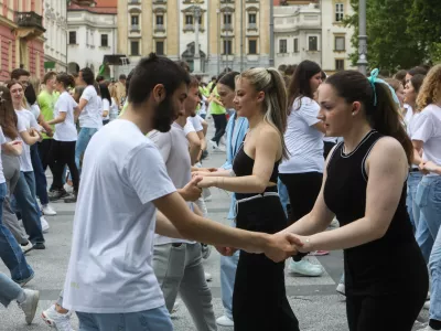  21.05.2025. Parada ljubljanskih maturantov, ples četvorka. Foto:Bojan Velikonja 