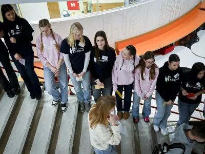 Gimnazija BežigradDijakiMladinaMladiŠolašolanjeučenjenapredekprijateljstvo14.02.2025 Informativni dan na srednjih šolah in fakultetahFOTO: Nik Erik Neubauer