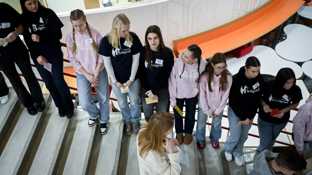 Gimnazija BežigradDijakiMladinaMladiŠolašolanjeučenjenapredekprijateljstvo14.02.2025 Informativni dan na srednjih šolah in fakultetahFOTO: Nik Erik Neubauer