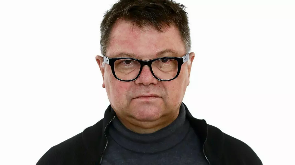 Miha Štamcar- Redakcija Dnevnik 2024 - portreti za komentarje in kolumne - kolumnisti - komentatorji – novinarji - portret //FOTO: Luka Cjuha