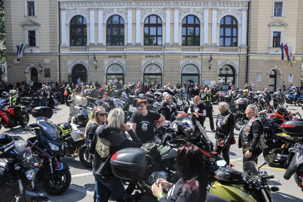 - 24.05.2025 - srečanje motoristk na Krekovem trgu//FOTO: Jaka Gasar