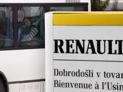 Proti koncu letošnjega leta bo v Sloveniji predvidoma realizirana naložba novomeškega Revoza v lasti francoskega proizvajalca vozil Renault v proizvodne zmogljivosti za izdelavo novega električnega vozila twingo. Foto: Bojan Velikonja 