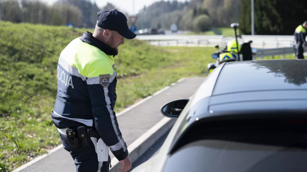 prometni nadzorpolicija - simbolična fotografijaprometna policijavarnost v prometupolicija na motorjihmotoristična policijaprehitri voznikiavtocestna policijaalkotestalkohol v prometu08.04.2025 Policijski nadzor, počivališče PovodjeFOTO: Nik Erik Neubauer
