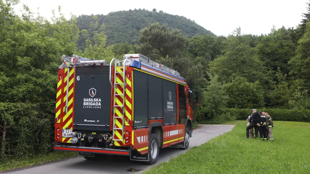 18.05.2025 - Re&scaron;evalna akcija - iskanje izginulega padalca - gasilci - vodnik službenega psa - Tacen Foto: Luka Cjuha