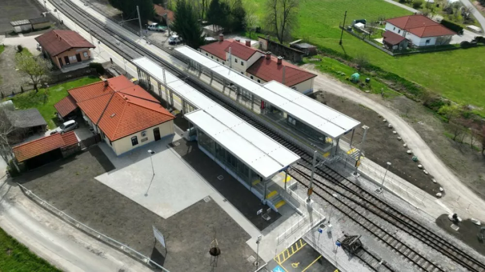 Železniška postaja Ponikva