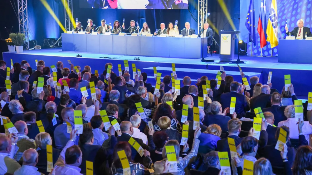 Ormoz, Sportna dvorana Hardek.Kongres stranke SDS.