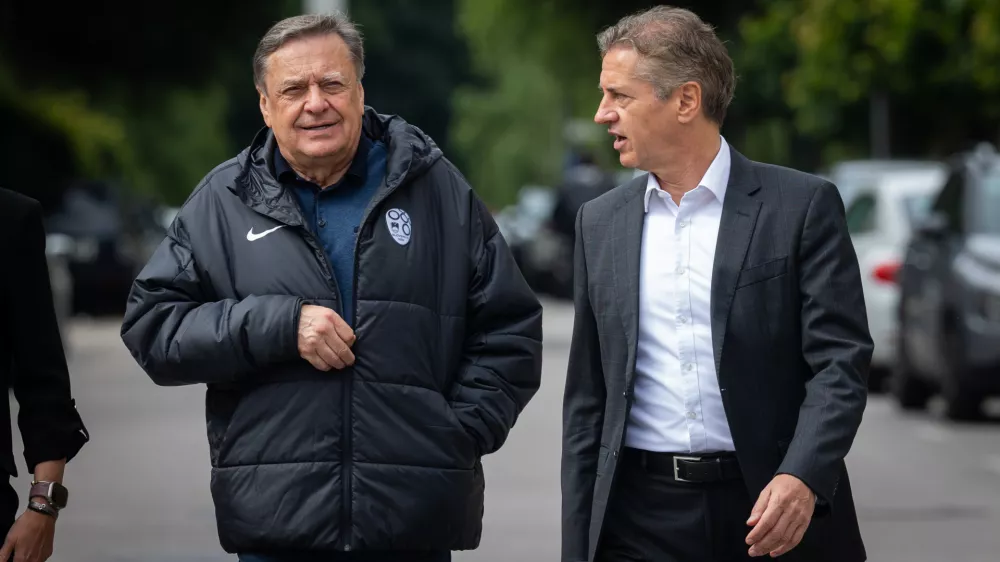 Ljubljana, Kongresni trg.Zacetek mednarodnega festivala Igraj se z mano, ki ga organizirata Center Janeza Levca Ljubljana in Drustvo za kulturo inkluzije.Zupan MOL Zoran Jankovic in predsednik vlade Robert Golob.